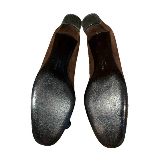 SALVATORE FERRAGAMO Pumps Heels Size 11B Brown Suede Fringe ITALY